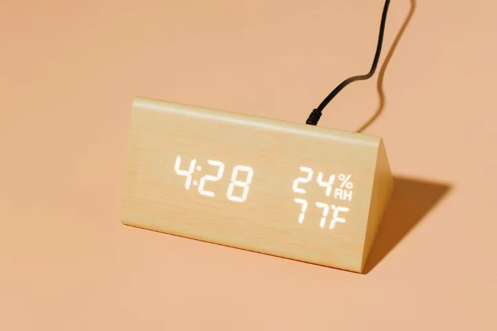 best low light alarm clock