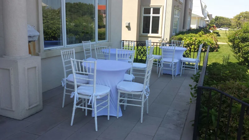 white chiavari chairs