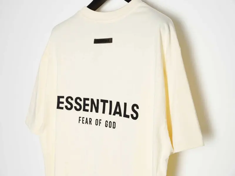 essential tee