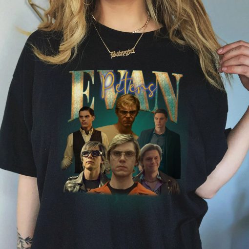 Evan Peters 90’s Vintage Retro Design Unisex T-Shirt