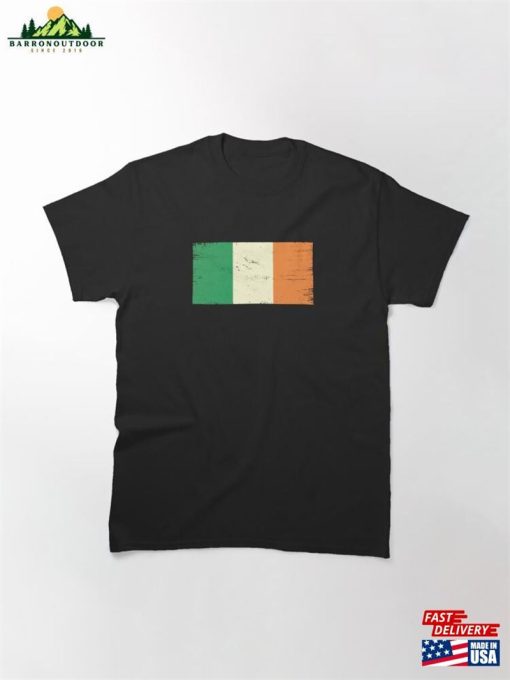 Aged And Grungy Flag Of Ireland Classic T-Shirt