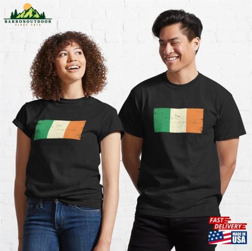 Aged And Grungy Flag Of Ireland Classic T-Shirt
