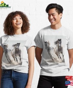 Dusty Wild Horsies Classic T-Shirt Sweatshirt Hoodie