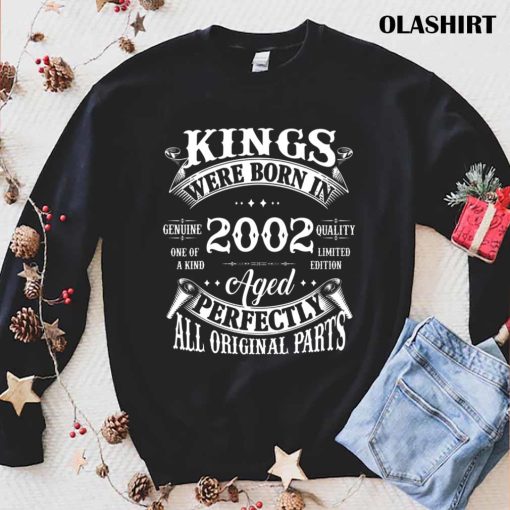Mens 20th Birthday Gift Vintage Kings Born In 2002 T-shirt