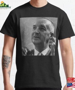 Novelist Vladimir Nabokov Classic T-Shirt Hoodie Novelist Vladimir Nabokov Classic T-Shirt Hoodie