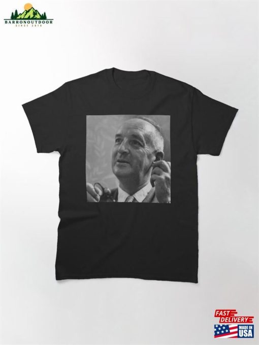 Novelist Vladimir Nabokov Classic T-Shirt Hoodie