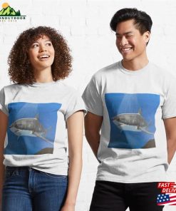 Realistic Shark Classic T-Shirt Sweatshirt