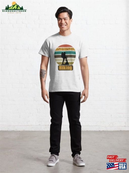 Retro Hiking Design Classic T-Shirt