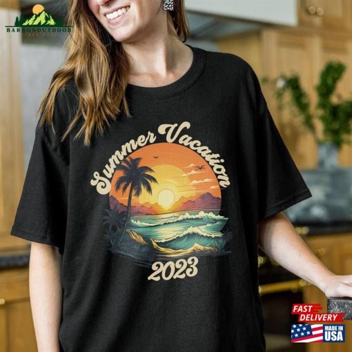 Summer Vacation 2023 T-Shirt Tropical Family Shirt Sweatshirt