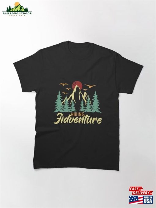 Womens Hiking Adventure Outdoor Wander Backpacking Hiker Classic T-Shirt Sweatshirt