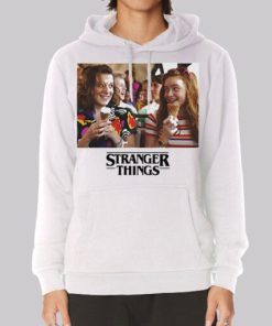 Photo Stranger Things Max Hoodie 3 Photo Stranger Things Max Hoodie 4