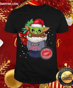 Hot Cleveland Indians Christmas Baby Yoda Star Wars Funny Happy MLB T-Shirt