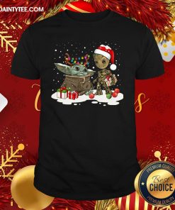 Top Baby Yoda And Santa Groot Merry Christmas Gift Shirt
