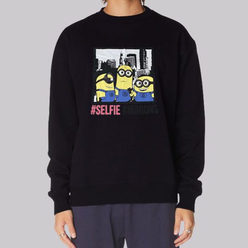 Vintage Graphic Selfie Minion Hoodie